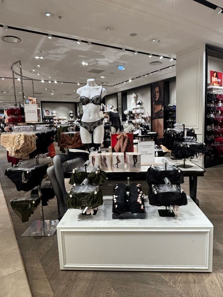 Etam Lingerie et Prêt-à-porter 3